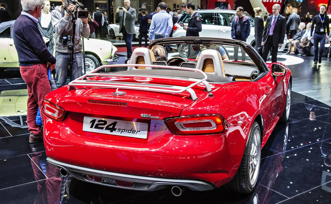 8958575-abarth-124-spider.jpg