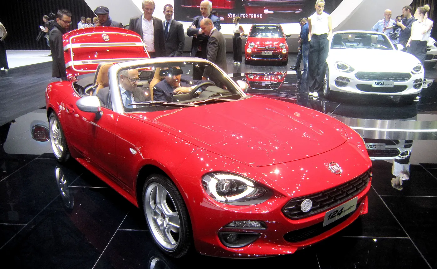8958394-fiat-124-spider.jpg