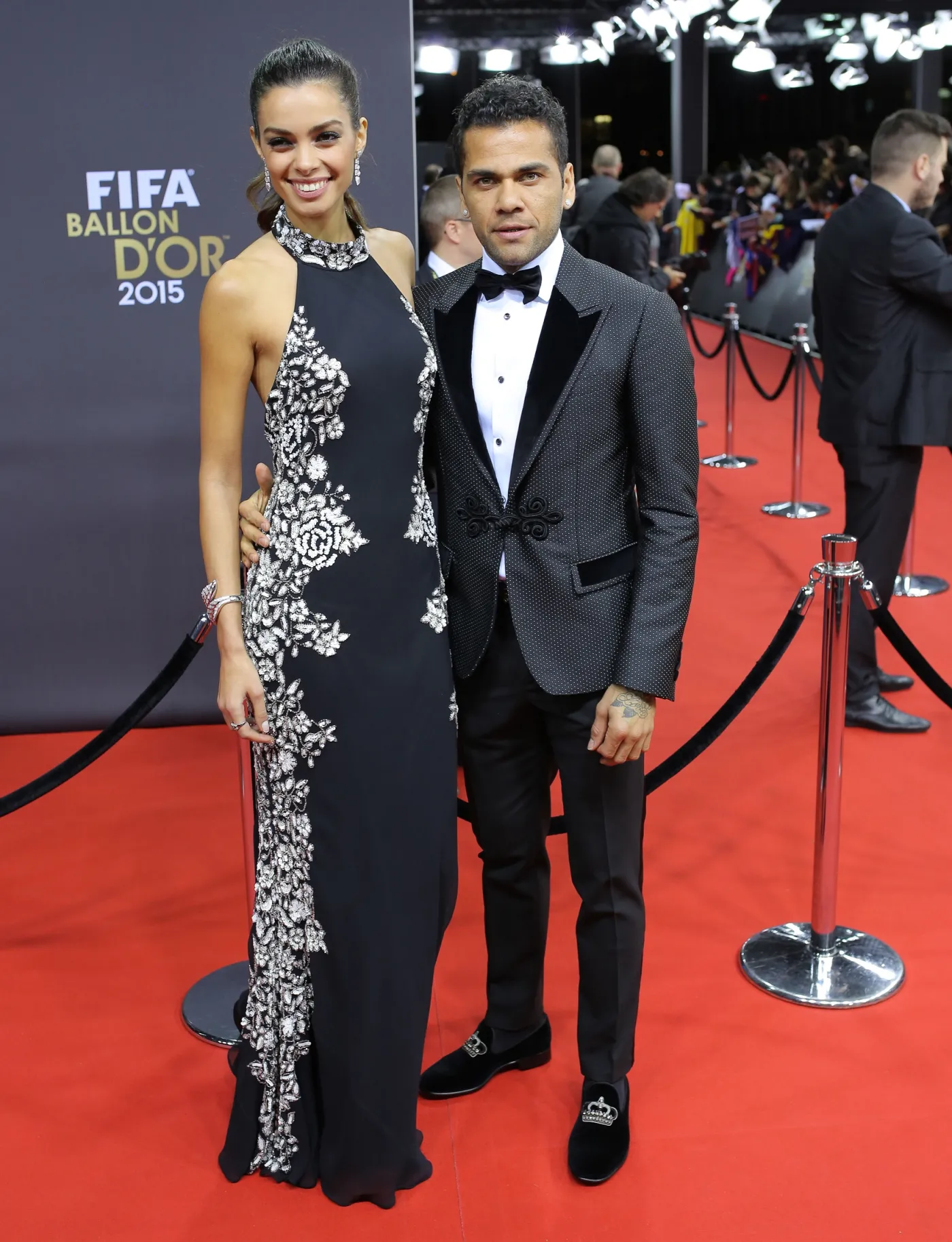 8624906-dani-alves-z-zona.jpg