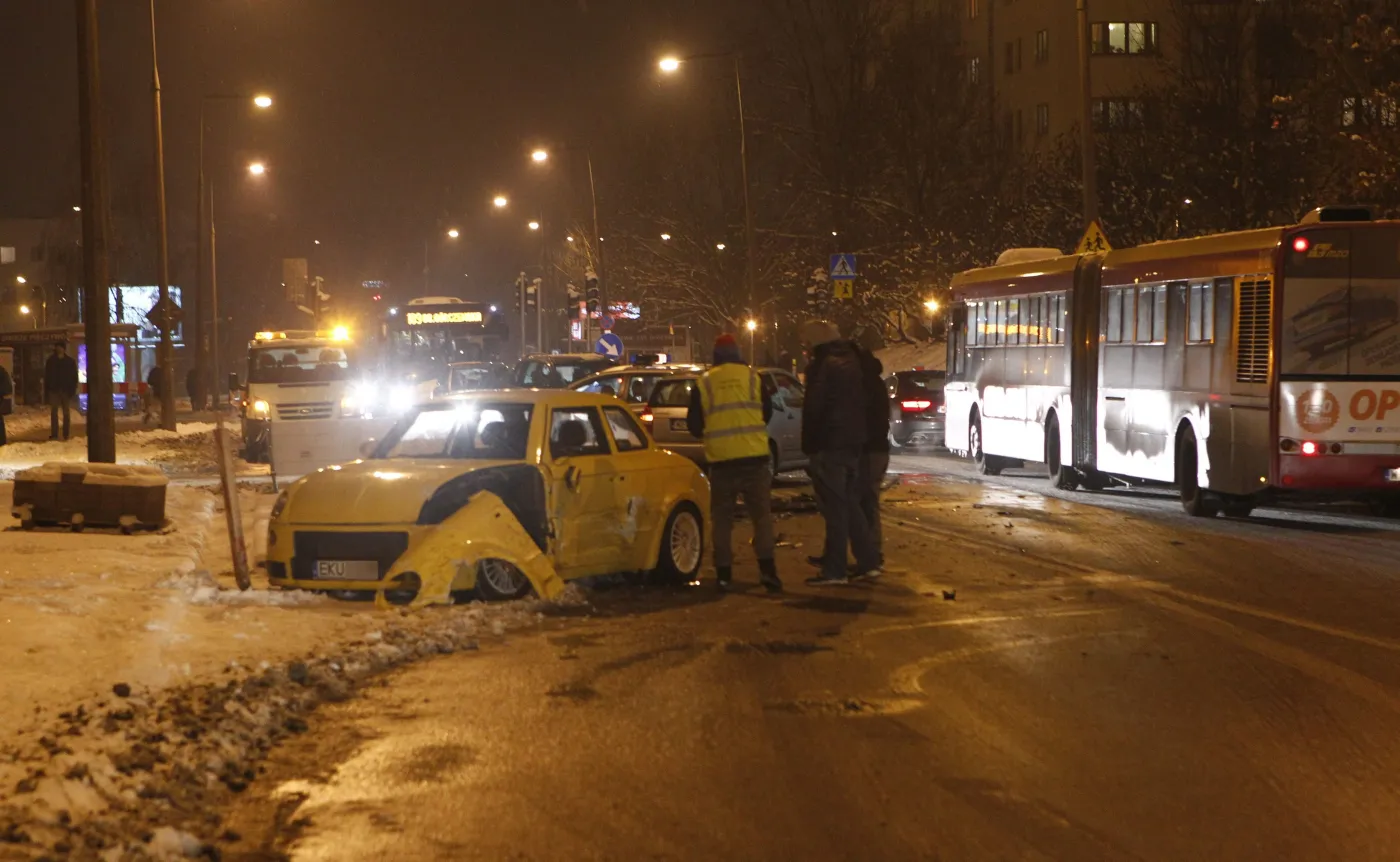 8645520-syrenka-amz-kutno.jpg