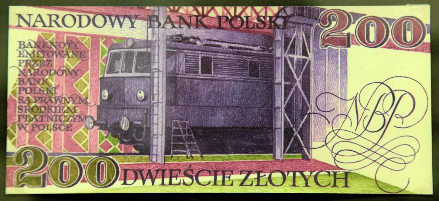 8658362-banknoty-polskie.jpg