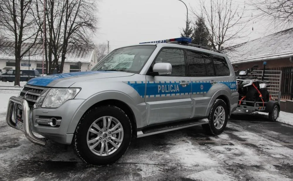 8681987-mitsubishi-pajero.jpg