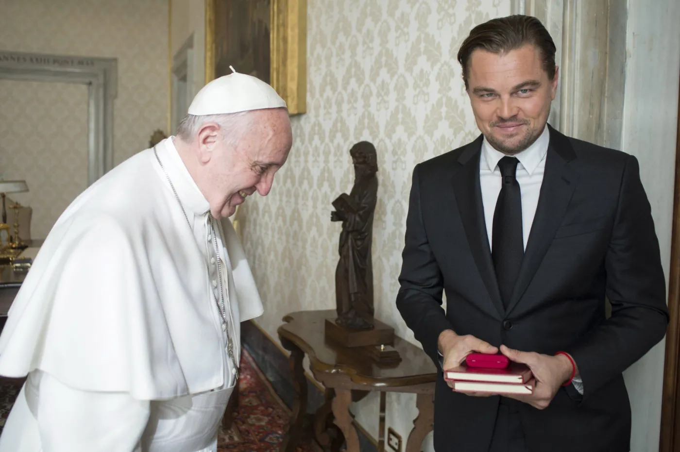 8683972-leonardo-dicaprio.jpg