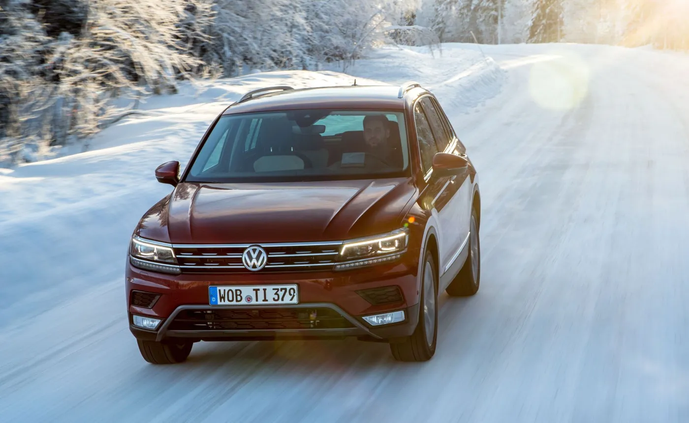 8720128-volkswagen-tiguan.jpg
