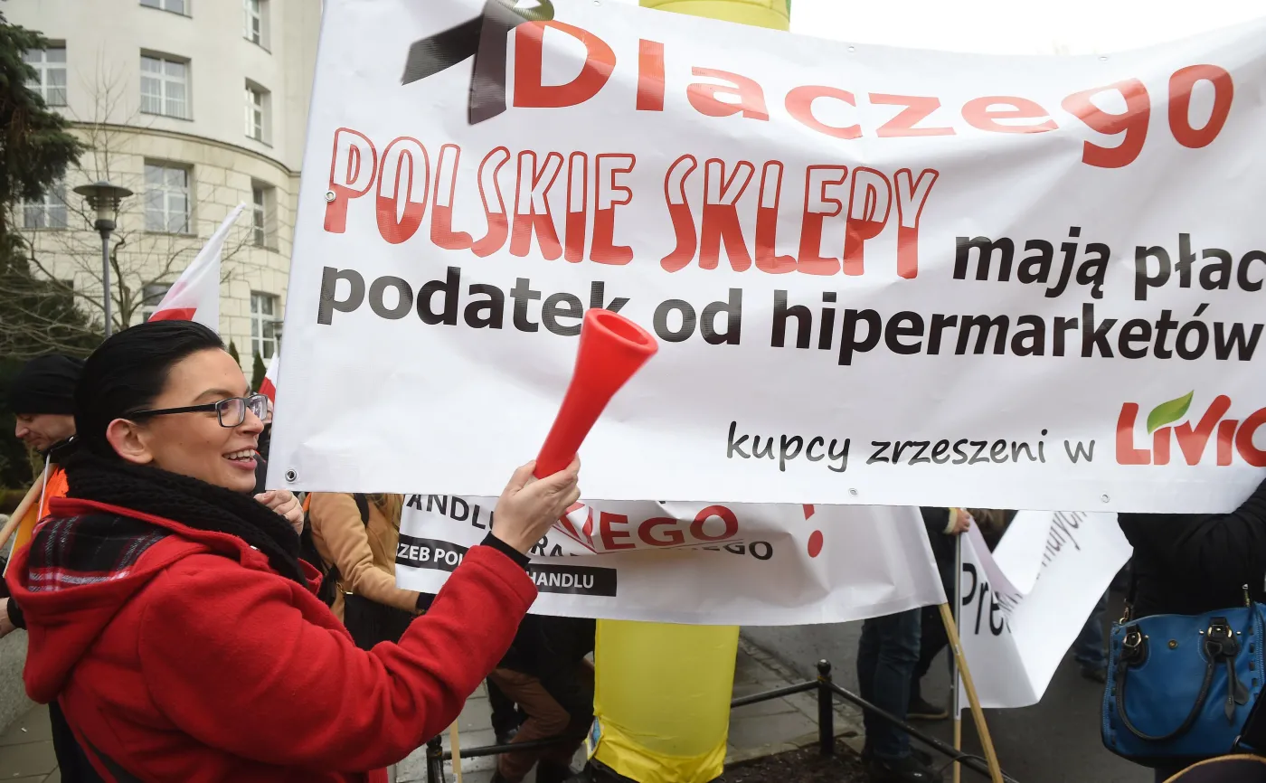 8723715-protest-handlowcow.jpg