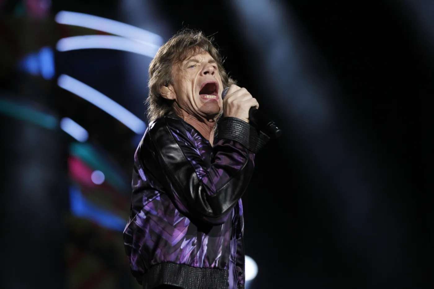 8745386-the-rolling-stones.jpg