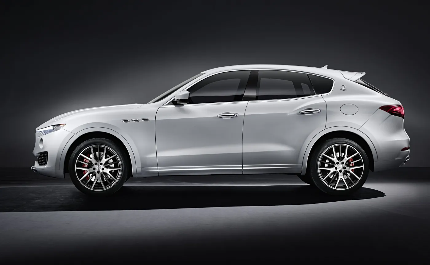 8760695-maserati-levante.jpg