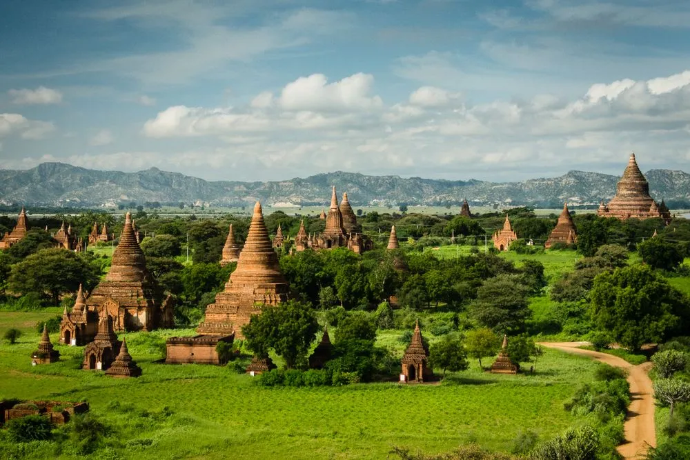 9254421-bagan-birma-fot-t.jpg