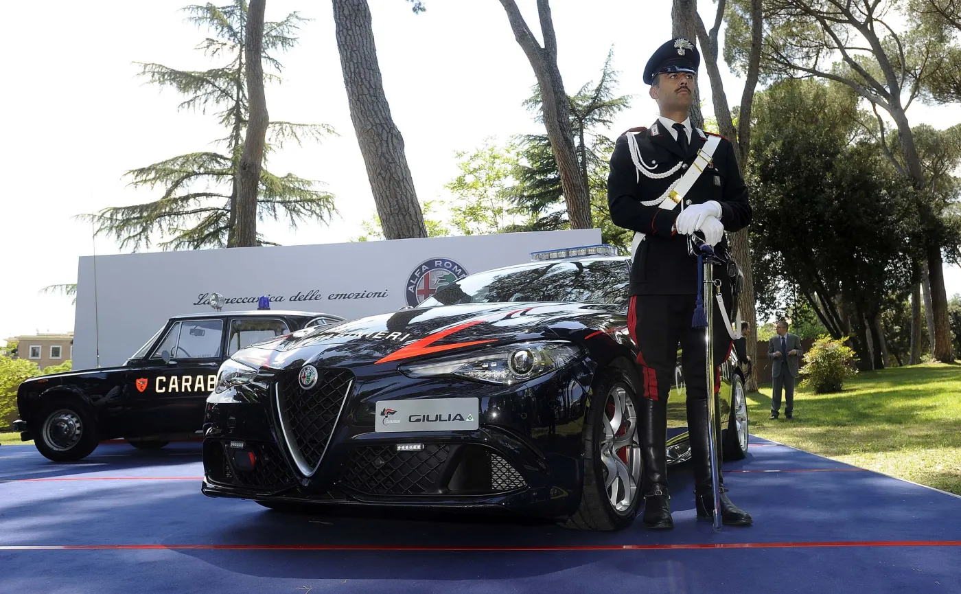 9027982-alfa-romeo-giulia.jpg