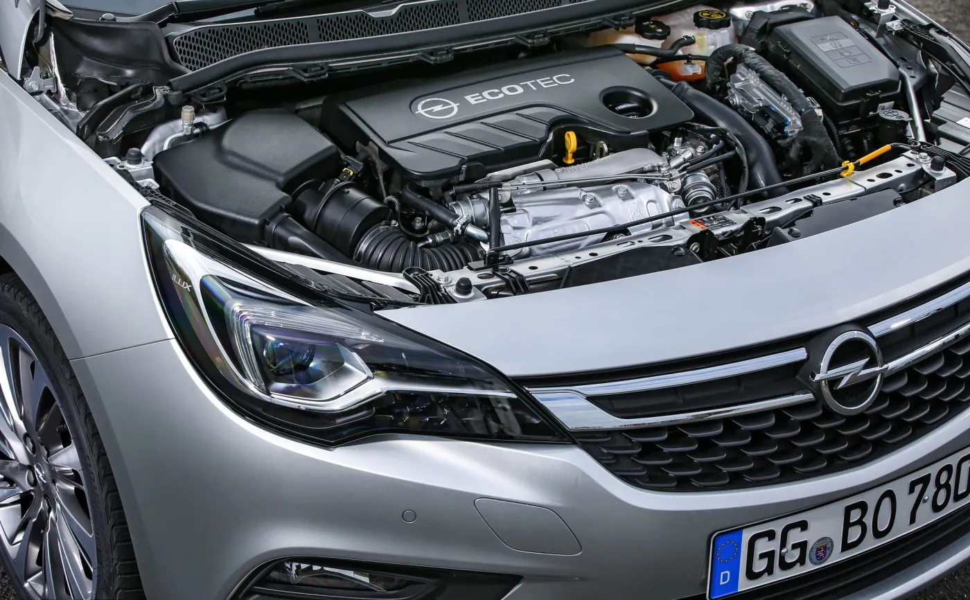 9031505-opel-astra-biturbo.jpg