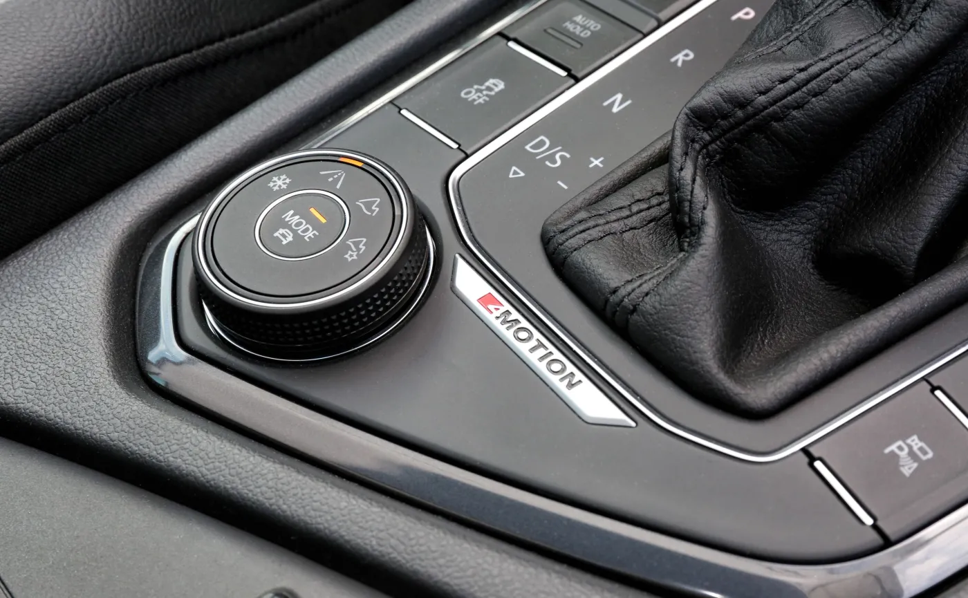 9038146-volkswagen-tiguan.jpg
