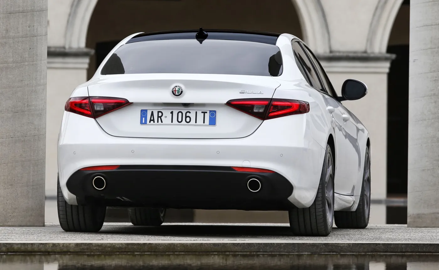9053409-alfa-romeo-giulia.jpg