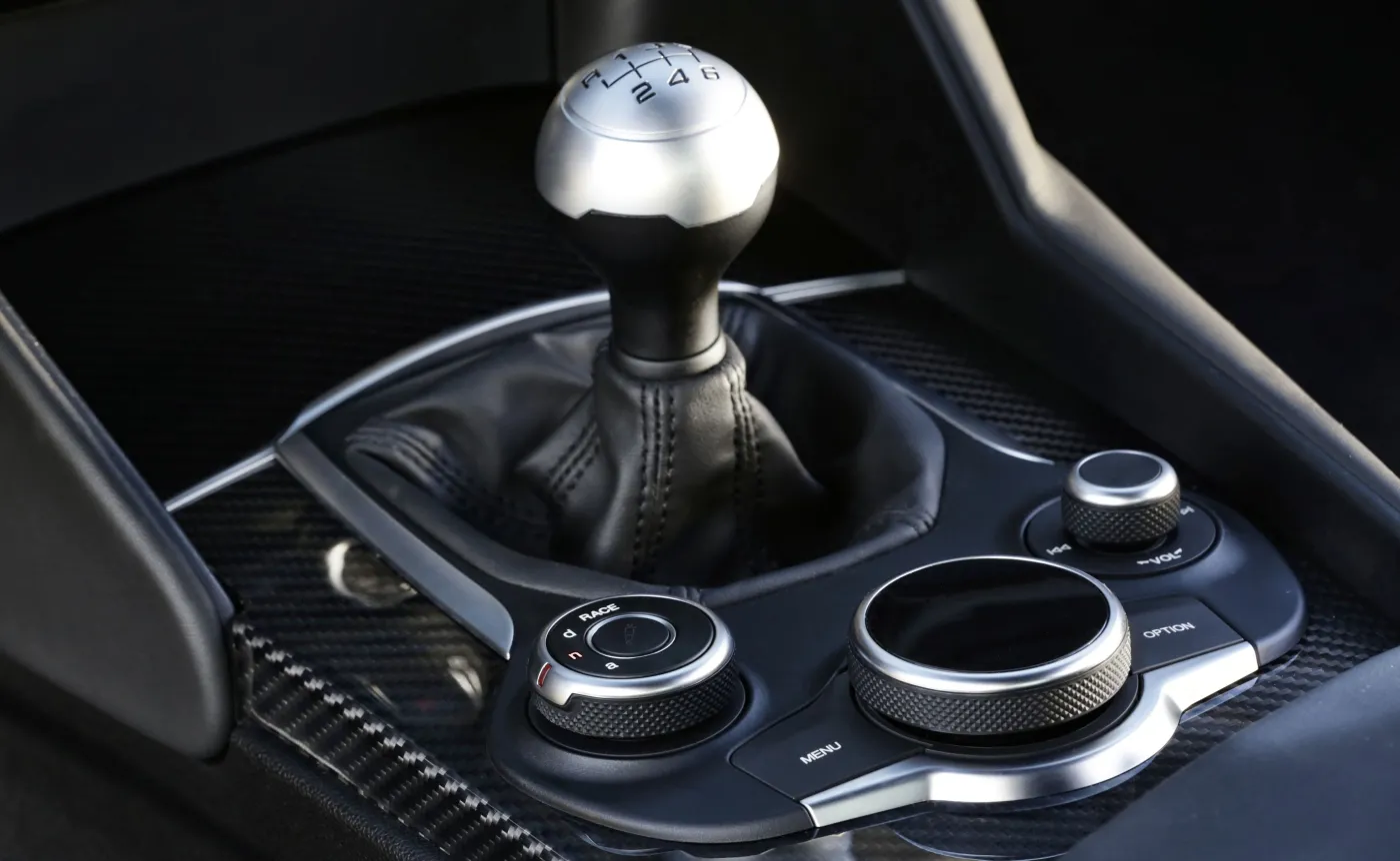 9053697-alfa-romeo-giulia.jpg