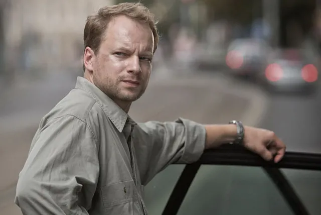 Maciej Stuhr o powiązaniach SB i Kościóła. "Czerwony Kapitan" wchodzi do kin [ZDJĘCIA]