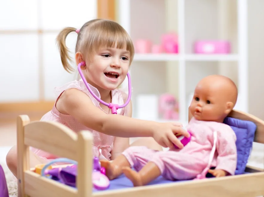 Jak spędzać czas z dzieckiem, gdy szkoły są zamknięte? Pedagog radzi