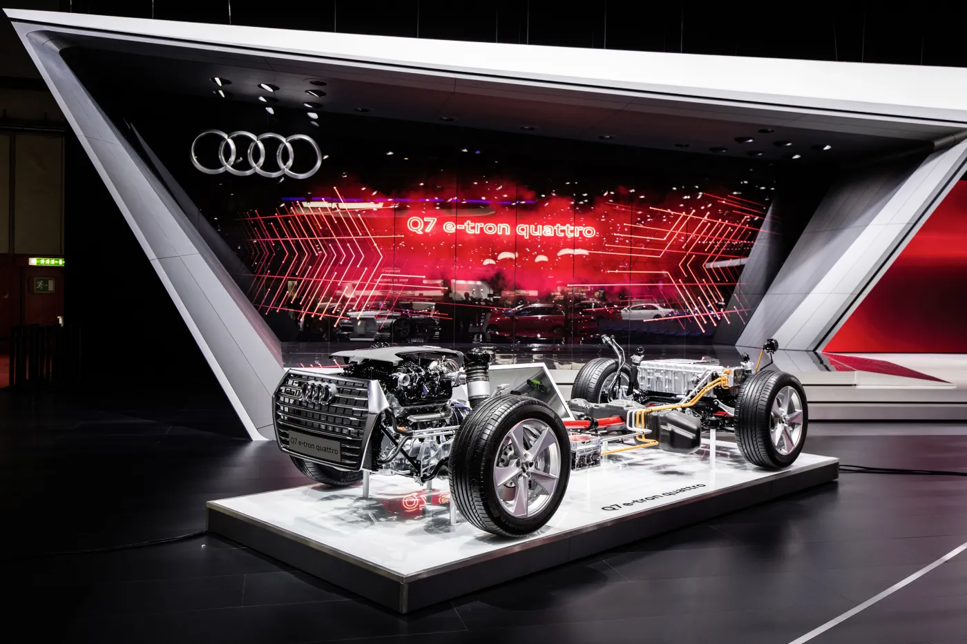 7520082-audi-q7-e-tron-3.jpg