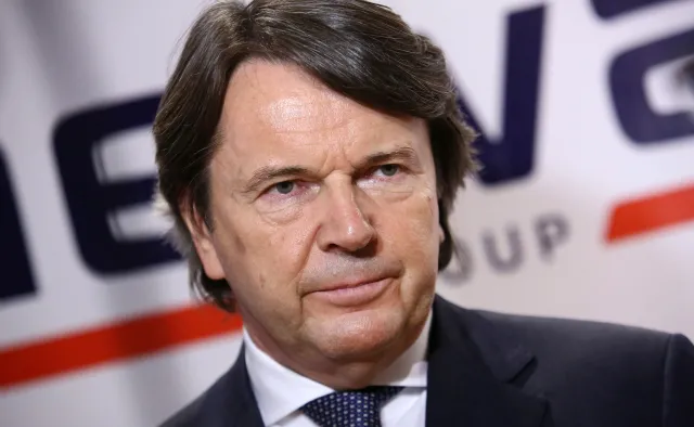 "Najpierw zdejmijcie nam kajdany". Zbigniew Jakubas apeluje do polityków