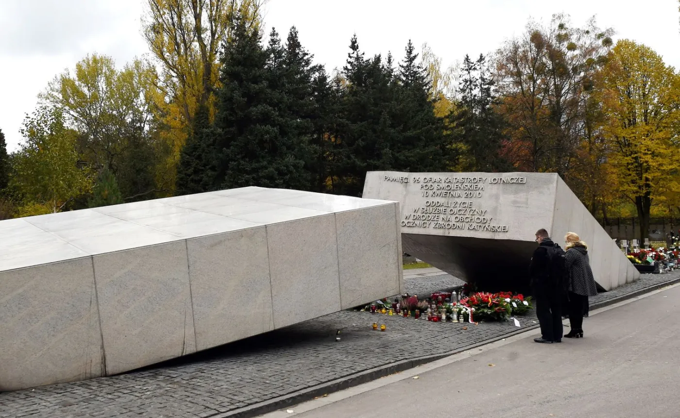 9575203-powazki-wojskowe.jpg