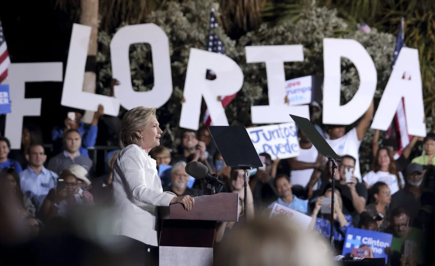 9582479-hillary-clinton.jpg