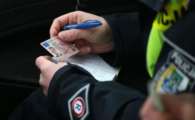 Policja kupi ponad 400 nowych laserowych mierników prędkości z rejestracją obrazu. Ale Iskra-1 zostaje