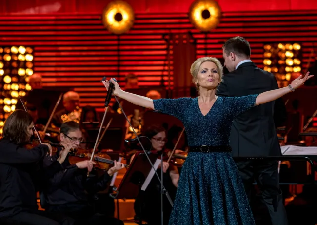 9652423-anna-jurksztowicz.jpg