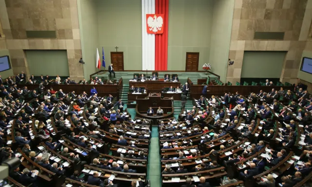 Rząd zabiera nauczycielom dodatek wyrównawczy? PO i związki alarmują