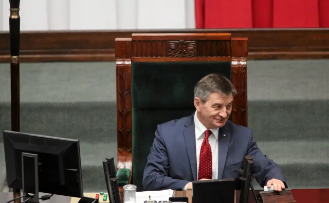 Marszałek chce uniemożliwić posłom udział w marszu 13 grudnia? PO: Będą głosowania