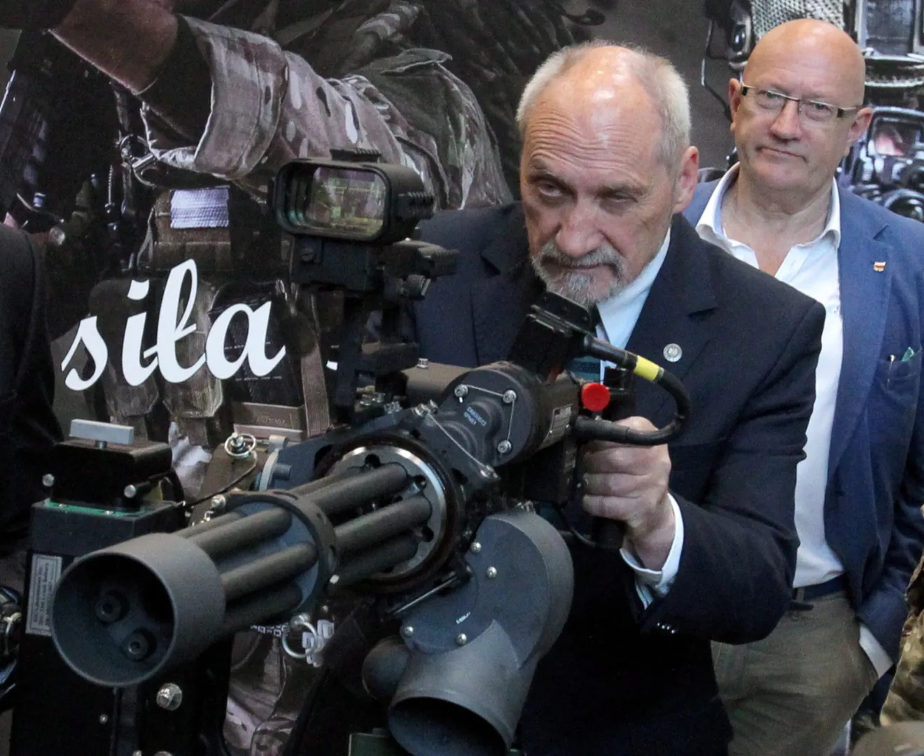 9737491-antoni-macierewicz.jpg