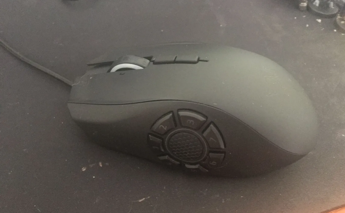 9489241-razer-naga-hex-v2.jpg