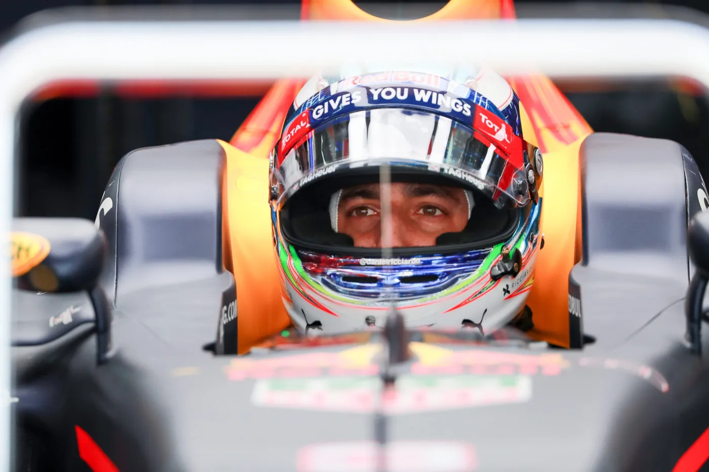 Formuła 1: Ricciardo wygrał Grand Prix Malezji, awaria bolidu Hamiltona