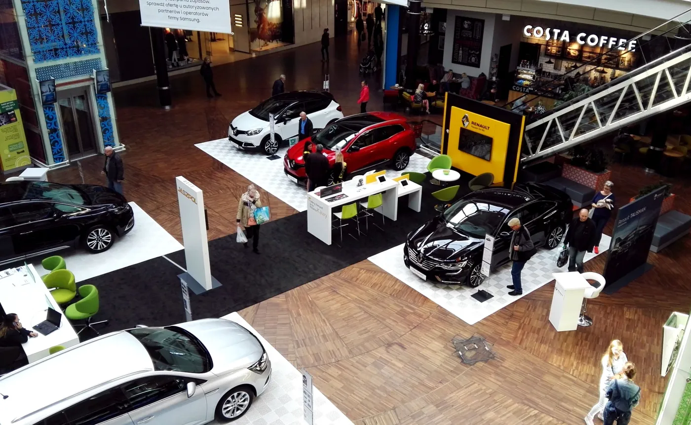 Można oglądać wszystkie obecnie dostępne modele samochodów Renault  