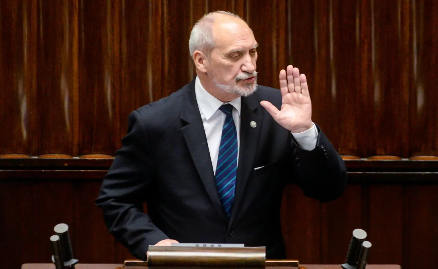 "To państwo polskie wyznacza warunki offsetu". Macierewicz oskarża opozycję o "cyniczny lobbing"