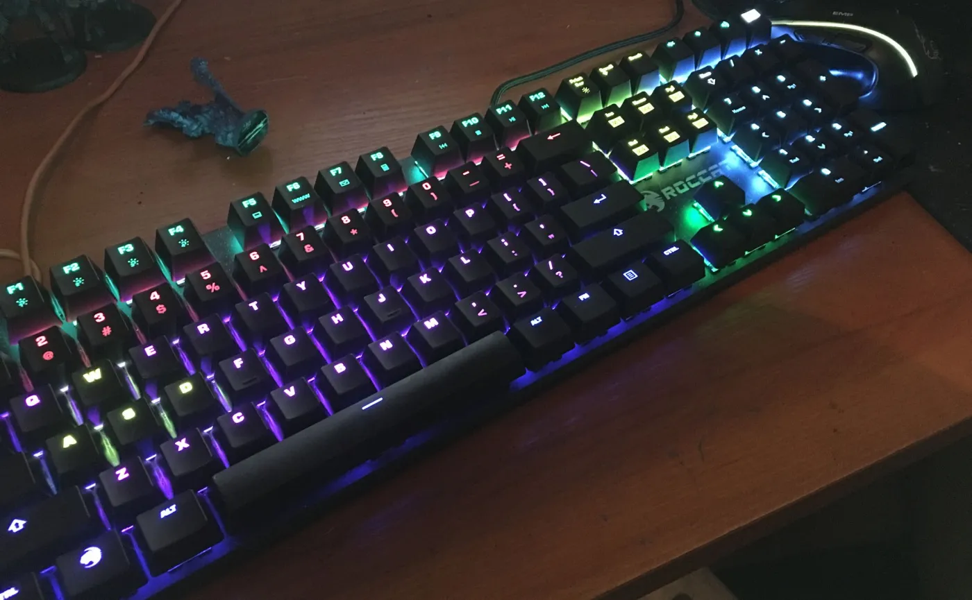 Roccat Suora FX