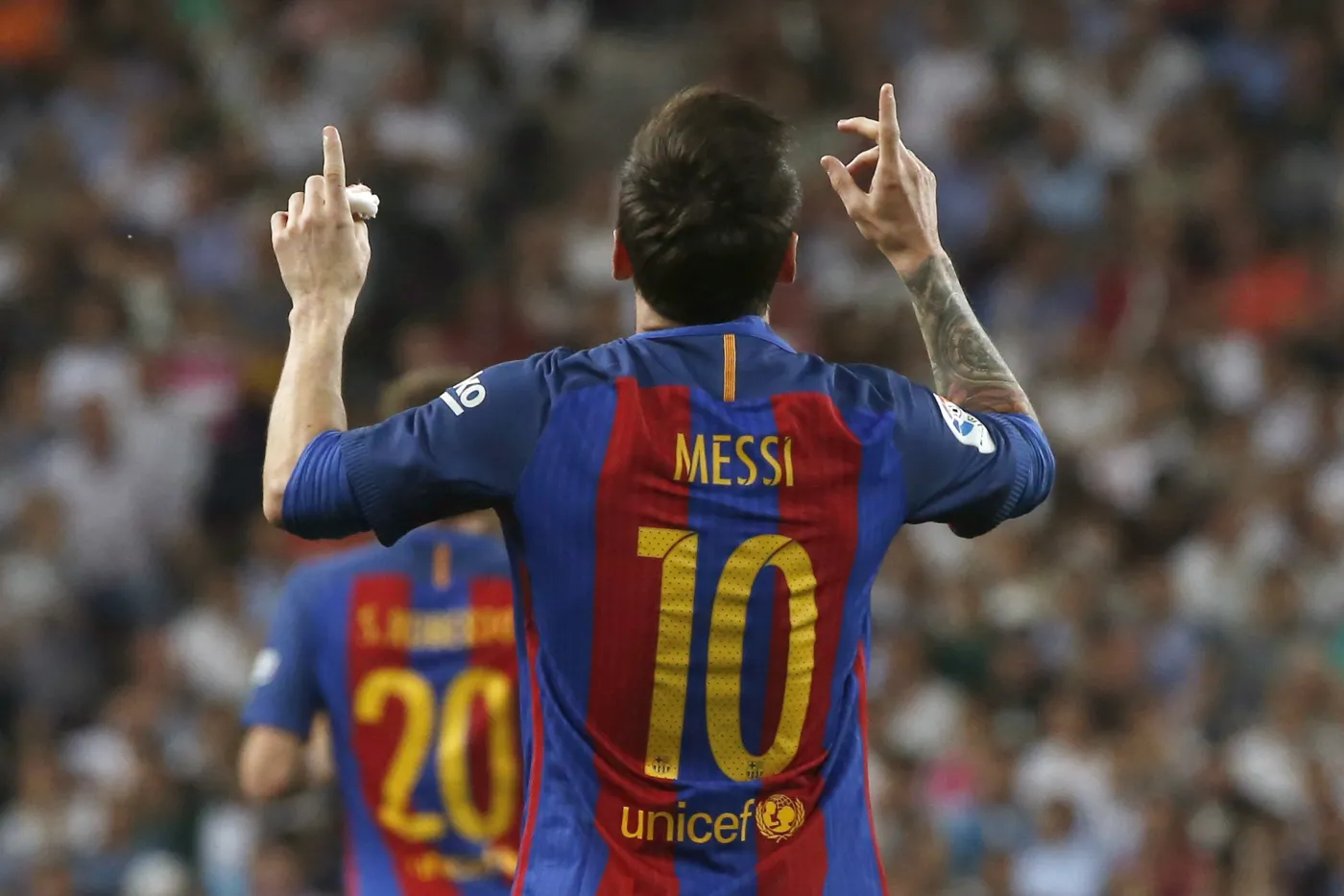 Liga hiszpańska: Messi przeszedł sam siebie. Zapewnił Barcelonie zwycięstwo nad Realem WIDEO