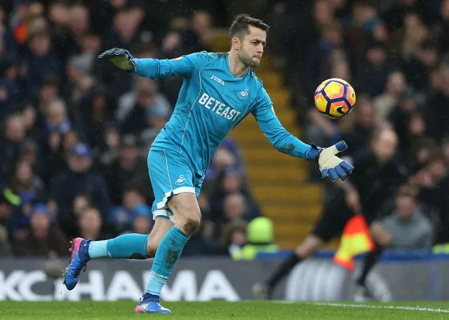 Liga angielska: Fabiański "zamurował" bramkę. Swansea opuściła strefę spadkową [WIDEO]