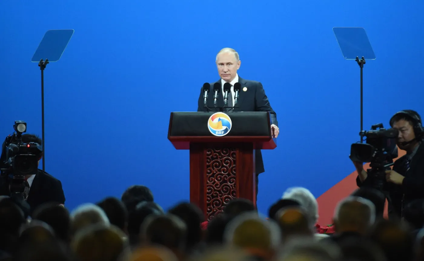 Putin zaskoczył gości na szczycie w Pekinie. Przed przemówieniem zagrał na fortepianie