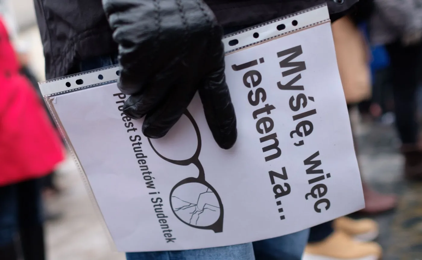 9824838-protest-studentow.jpg