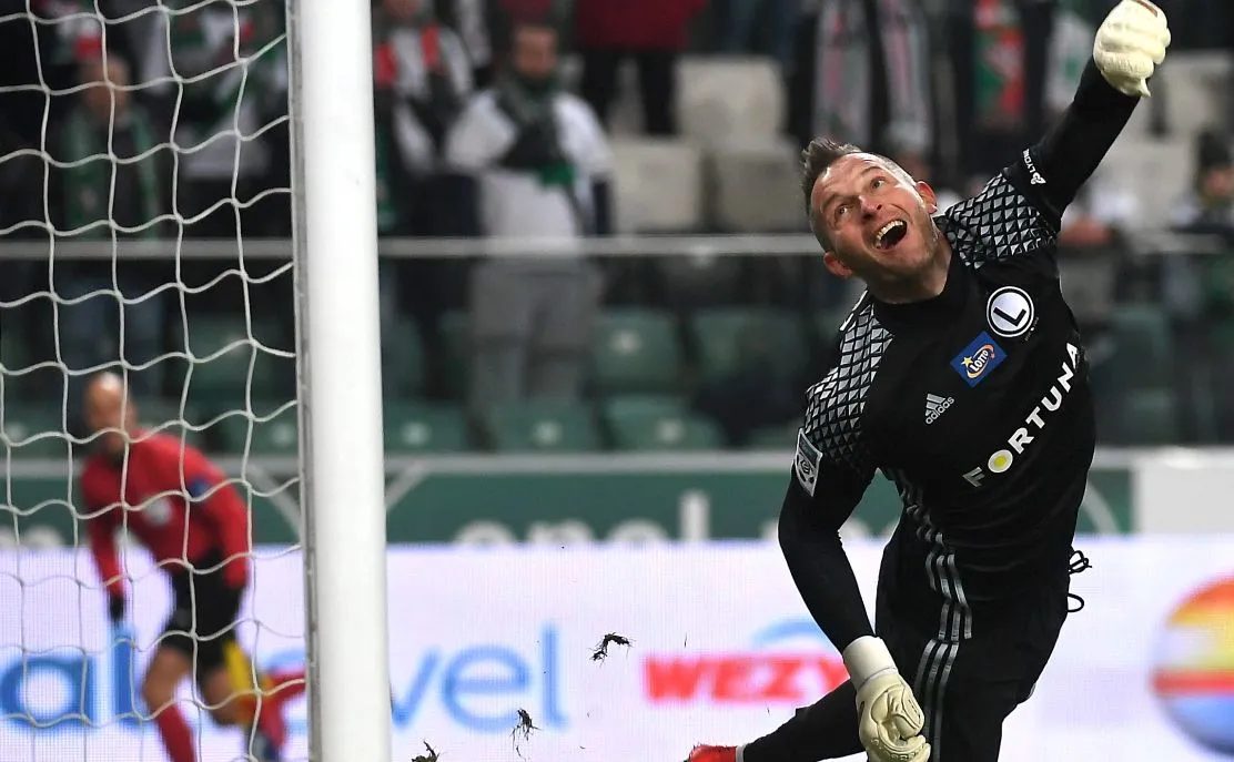 Bramkarz Legii: Do Amsterdamu lecimy po awans