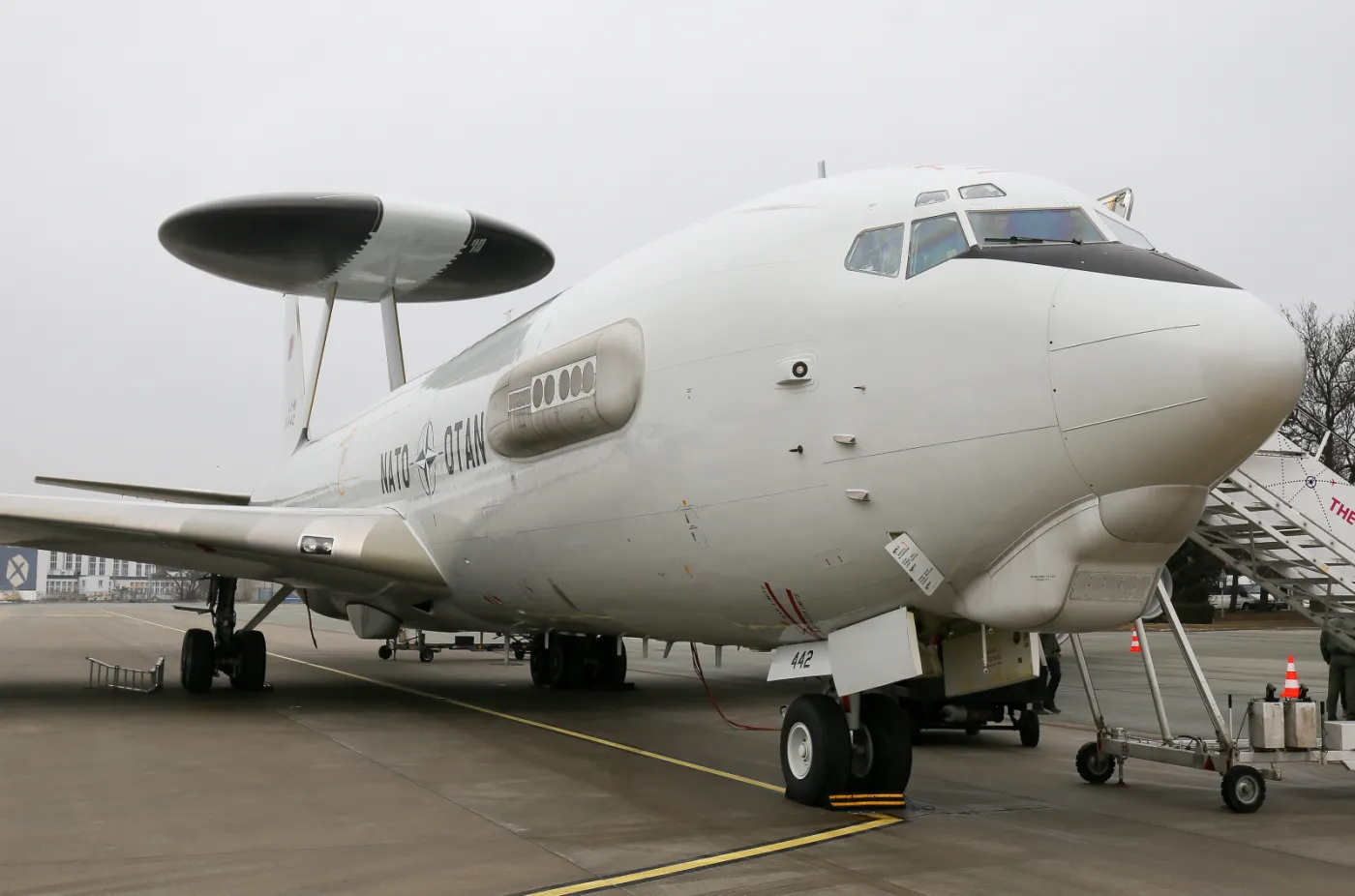 9899821-samolot-awacs-10.jpg