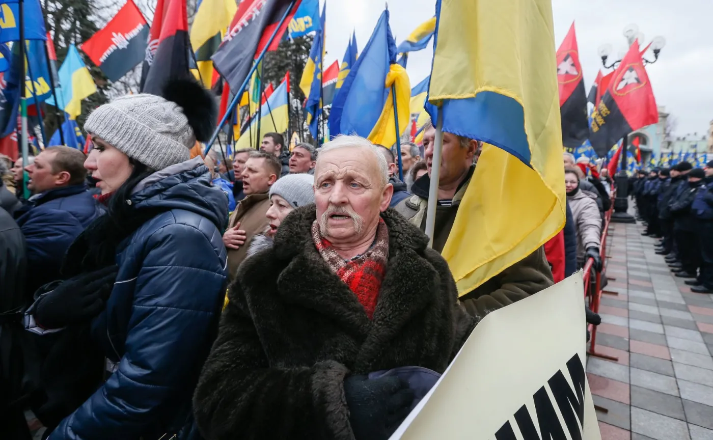 9906535-protest-w-kijowie.jpg