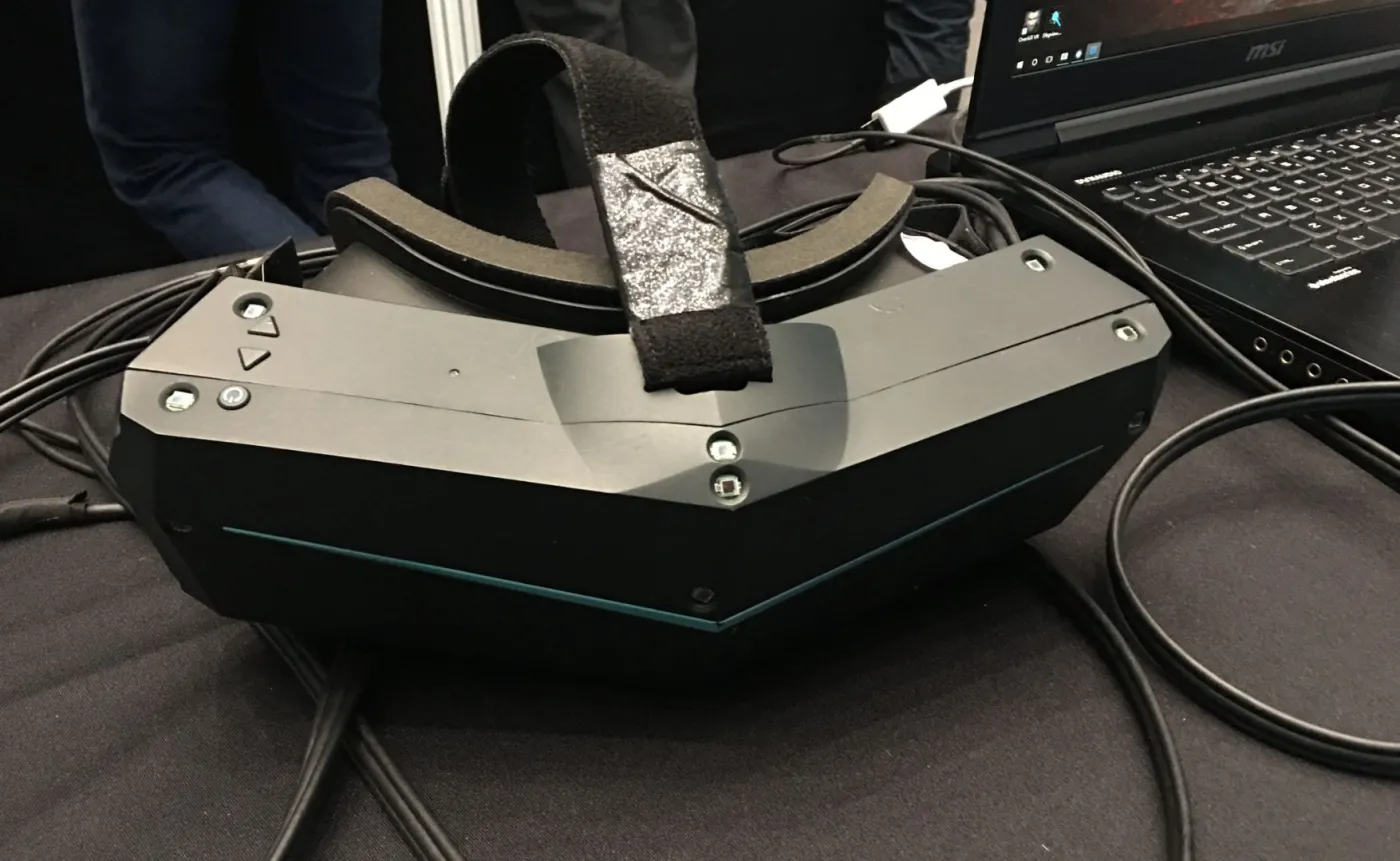 10411824-ifa-8k-gogle-vr.jpg