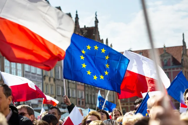 Polska najbardziej prounijnym krajem państw Grupy Wyszehradzkiej. SONDAŻ CBOS