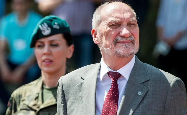 Macierewicz o Frasyniuku: Stanął tam, gdzie kiedyś stało ZOMO