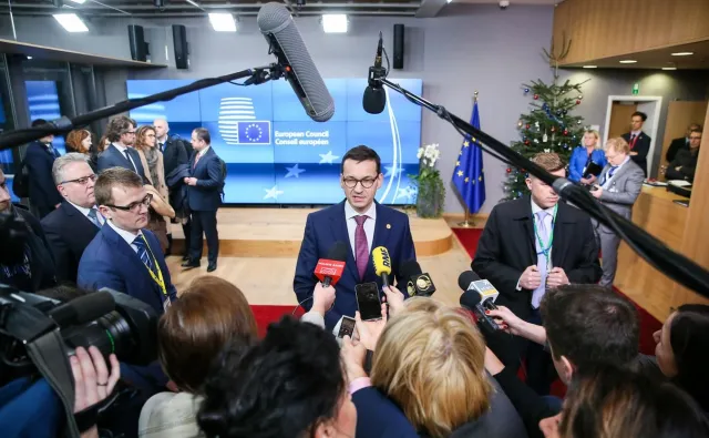 Premier Morawiecki przybył z pierwszą zagraniczną wizytą na szczyt UE