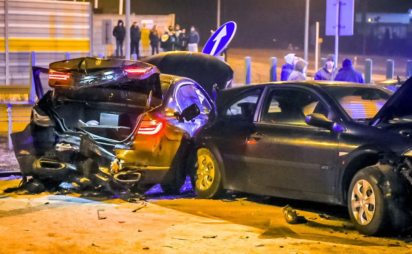 Wypadek limuzyny z Macierewiczem. Kierowca żandarmerii wojskowej nie stawił się w prokuraturze