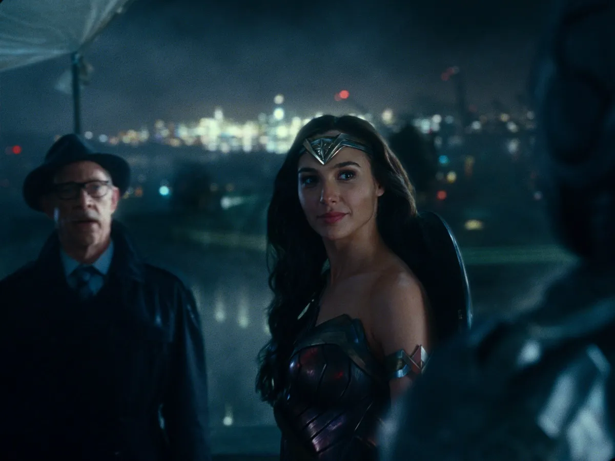 10557861-gal-gadot-i-j-k.jpg