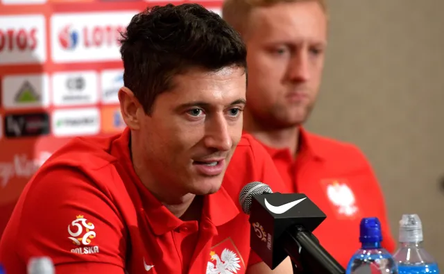 Uraz Lewandowskiego wciąż niedoleczony. Pazdan ma głęboką ranę w nodze. Obaj mogą nie zagrać z Urugwajem