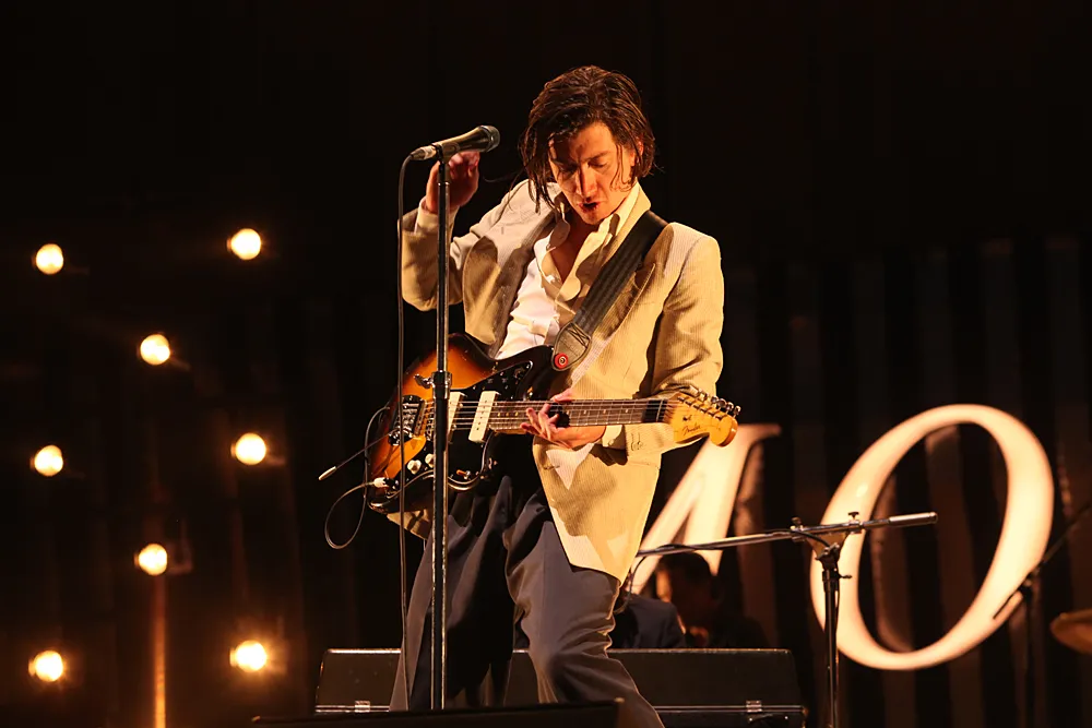 11098991-arctic-monkeys.jpg