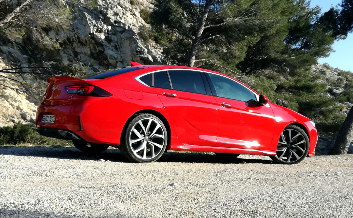 Opel Insignia GSi Grand Sport