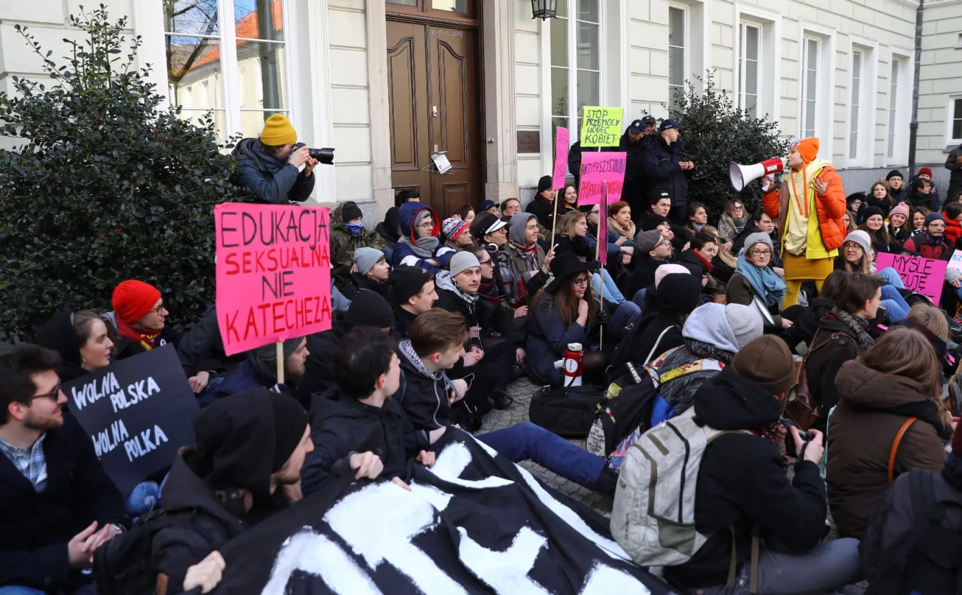 Protest ostrzegawczy studentów. Policja próbowała interweniować